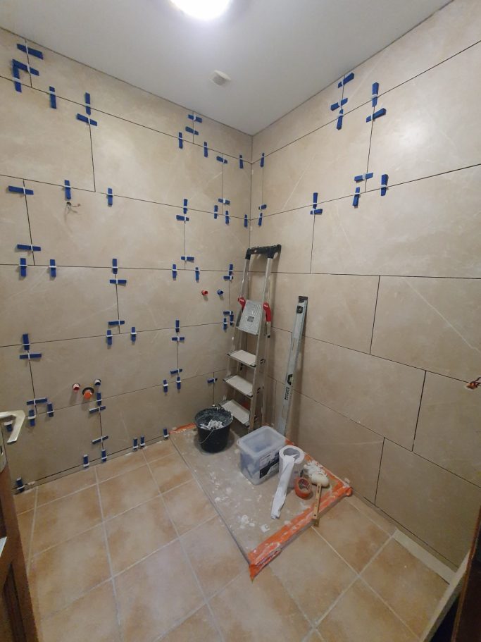Rénovation salle de bain Pose de faïence d'une salle bain à Serra-di-Ferro